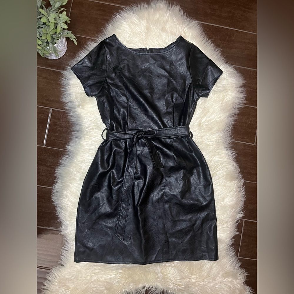 Adele Altman Rome vegan leather black belted dress sz Medium